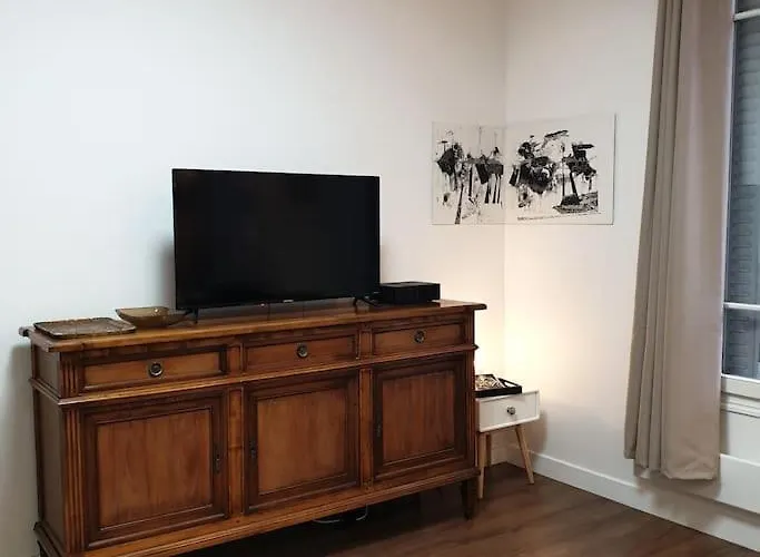 Charming & Practical Near Paris Appartement
