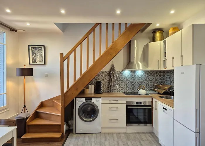 Charming & Practical Near Paris Appartement